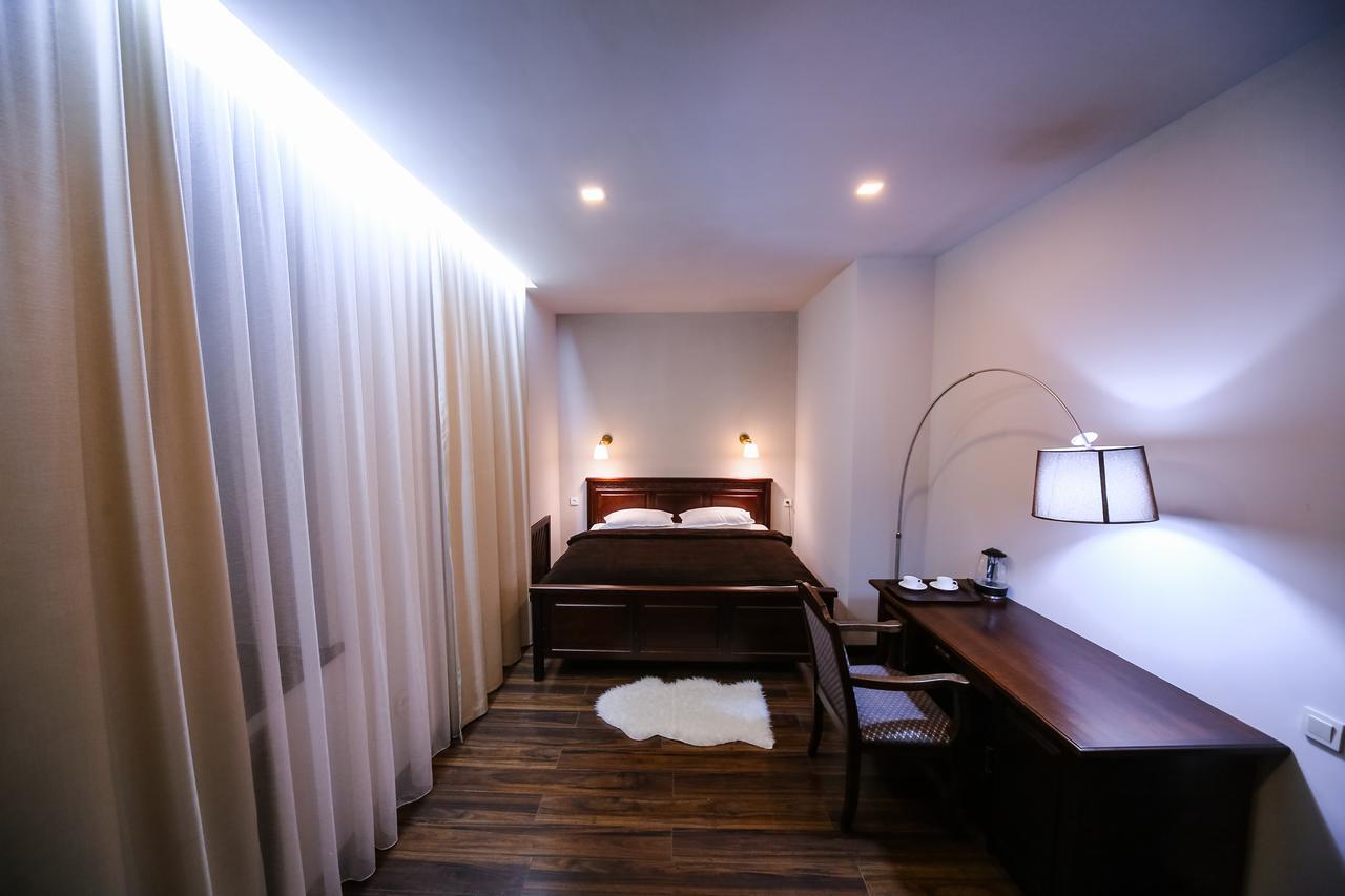 Dvin Hotel Павлодар Экстерьер фото