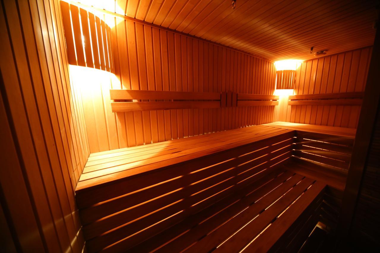 Dvin Hotel Павлодар Экстерьер фото