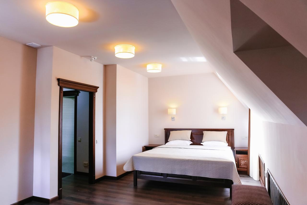 Dvin Hotel Павлодар Экстерьер фото