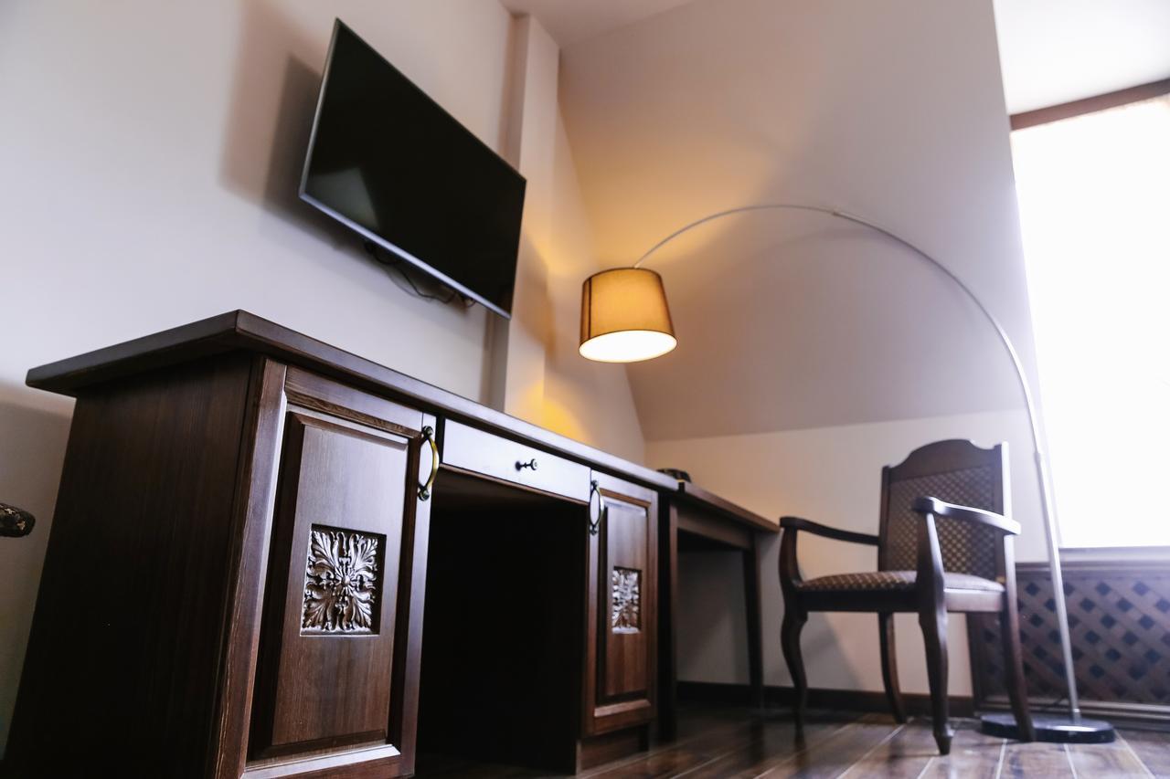 Dvin Hotel Павлодар Экстерьер фото